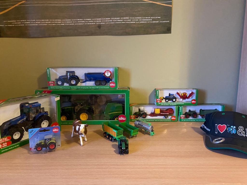 Set siku tractors ( volledig uit metaal )dozen nooit geopend, Kinderen en Baby's, Ophalen, Zo goed als nieuw