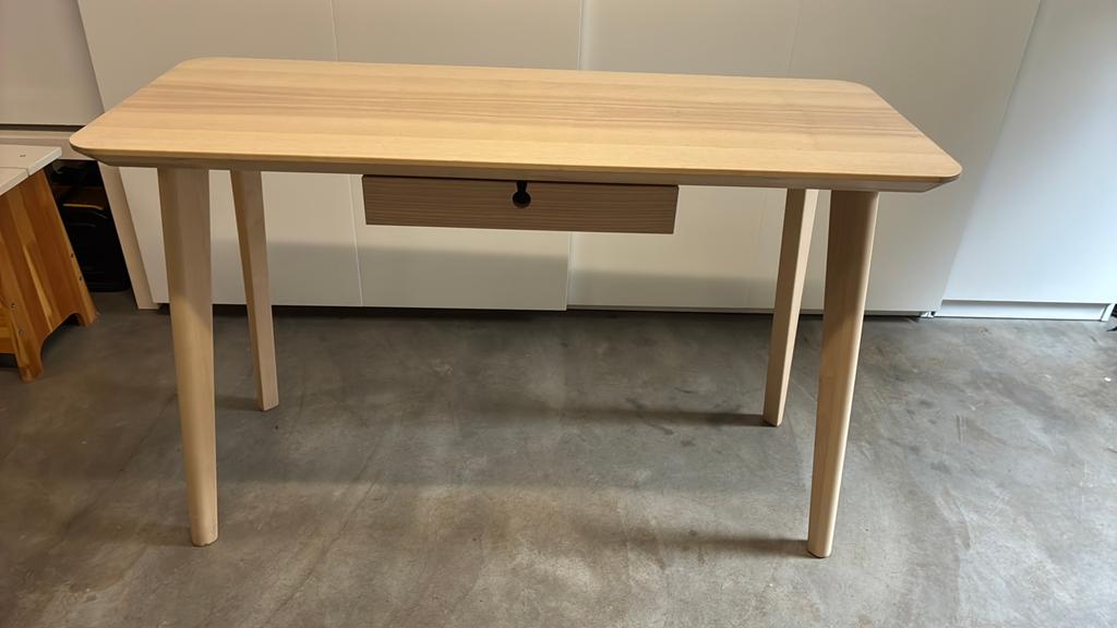 Bureau - IKEA - Lisabo, Maison & Meubles, Tables | Dessertes, 100 à 150 cm, 25 à 50 cm, Comme neuf, Enlèvement