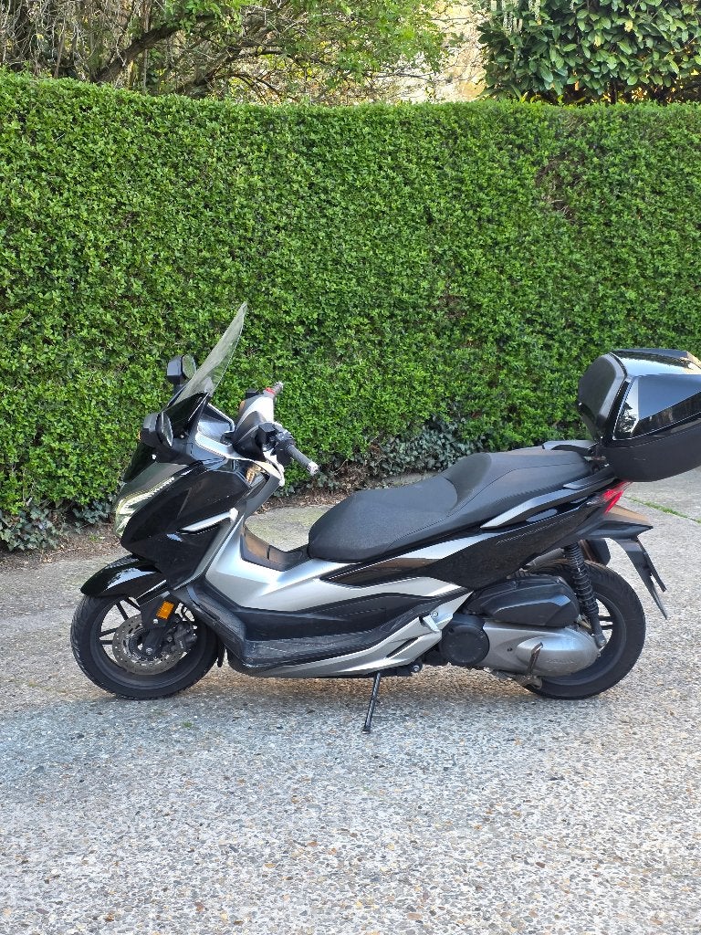 Honda Forza 300, Scooter, LED Verlichting, Particulier, Automaat