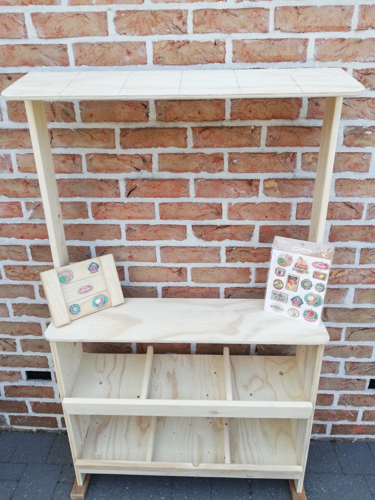 nieuwe grote houten winkel eigen atelier zeer sterk
--enkele, Ophalen, Nieuw