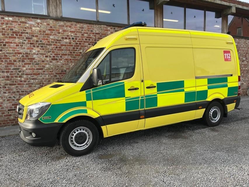 Mercedes-Benz 316 CDI Diesel L2H2 Ambulance (bj 2018), Auto's, Gebruikt, Mercedes-Benz, Bedrijf, 2143 cc