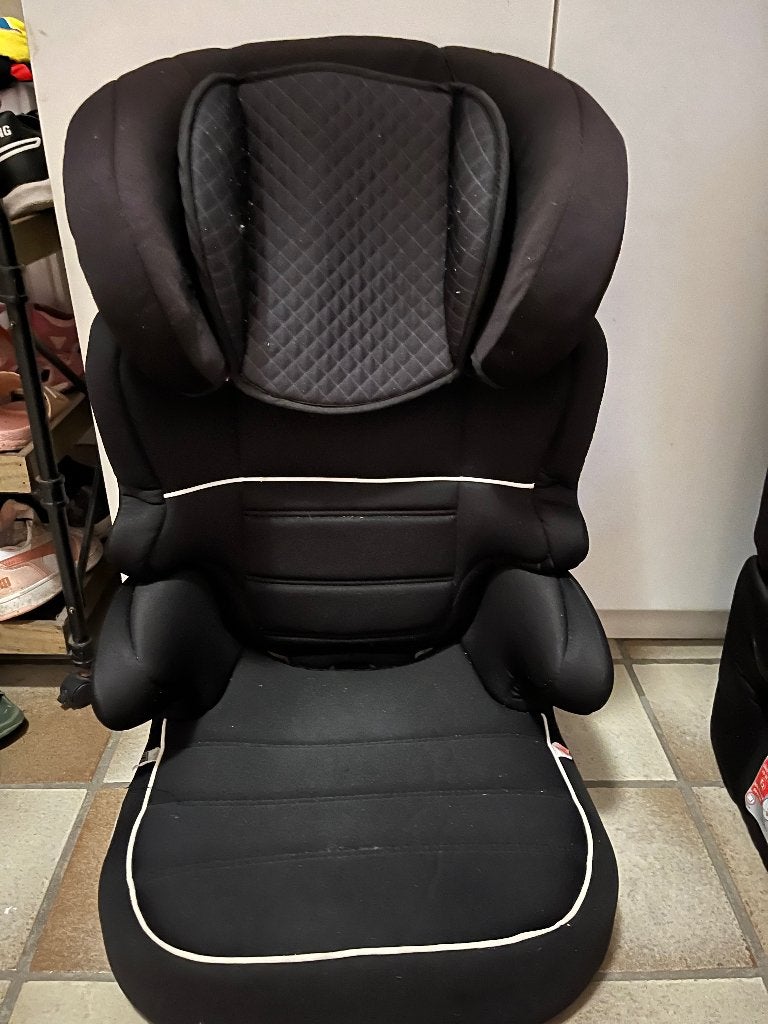 Kinderstoel auto, Kinderen en Baby's, Autostoeltjes, Autogordel, 15 t/m 36 kg, Zo goed als nieuw, Afneembare rugleuning