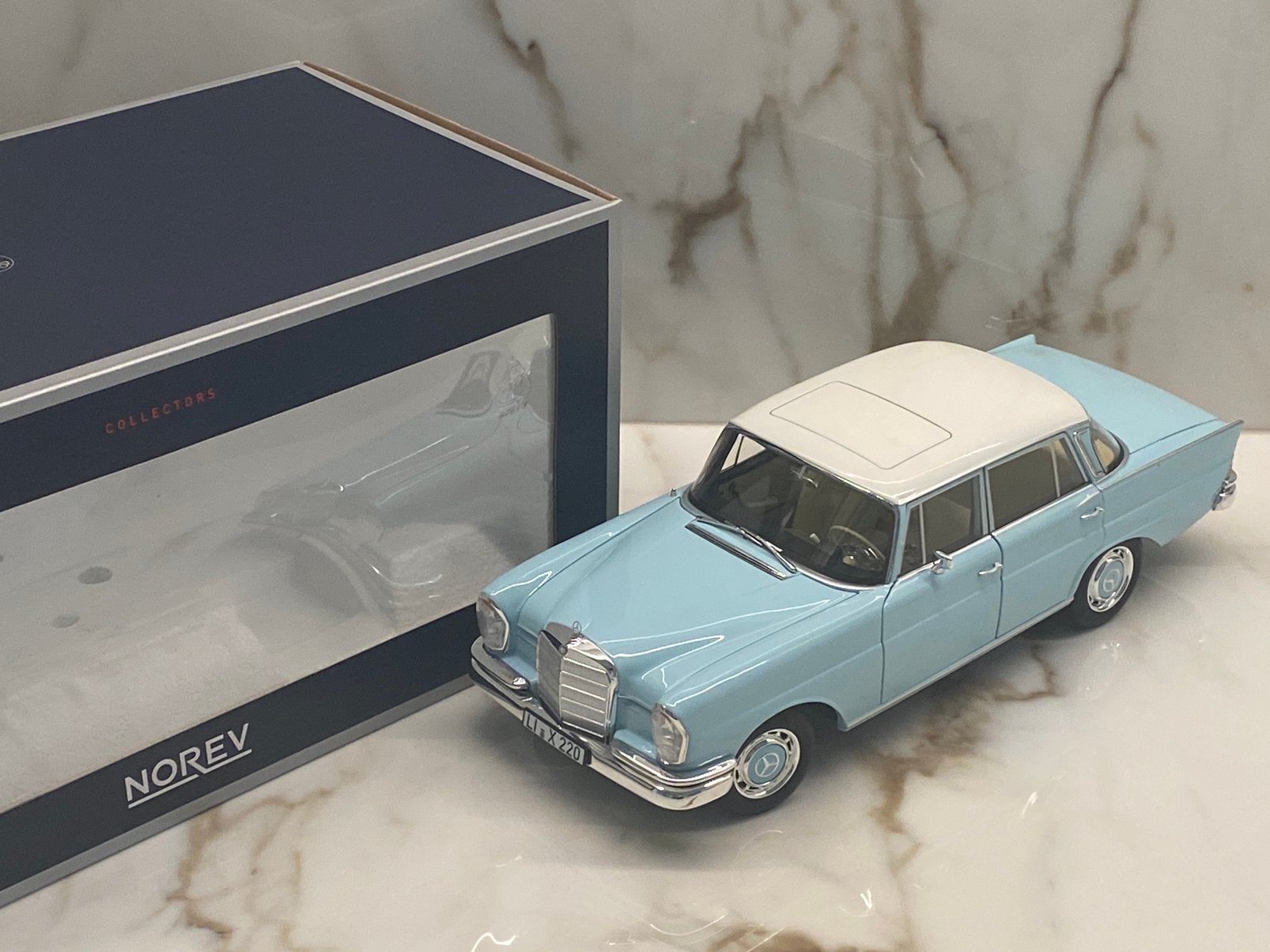 Norev Mercedes-Benz 220 S - 1965 - 1:18, Enlèvement ou Envoi, Comme neuf, Voiture, Norev