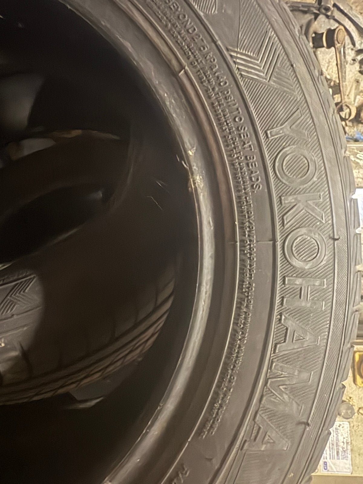 Pneus 185/60r14 yokohama, Enlèvement, Comme neuf