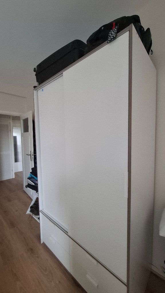 armoire TRYSIL d'IKEA, Maison & Meubles, Comme neuf, 100 à 150 cm, Plusieurs portes, Autres essences de bois