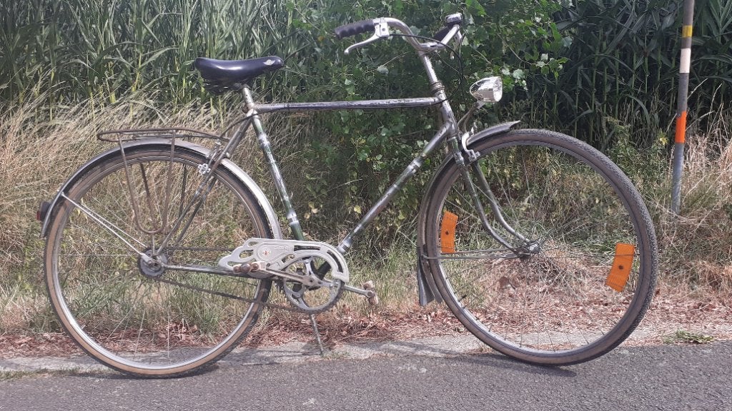 Herenfiets in orde gezet ledverlichting 28 inch, Ophalen