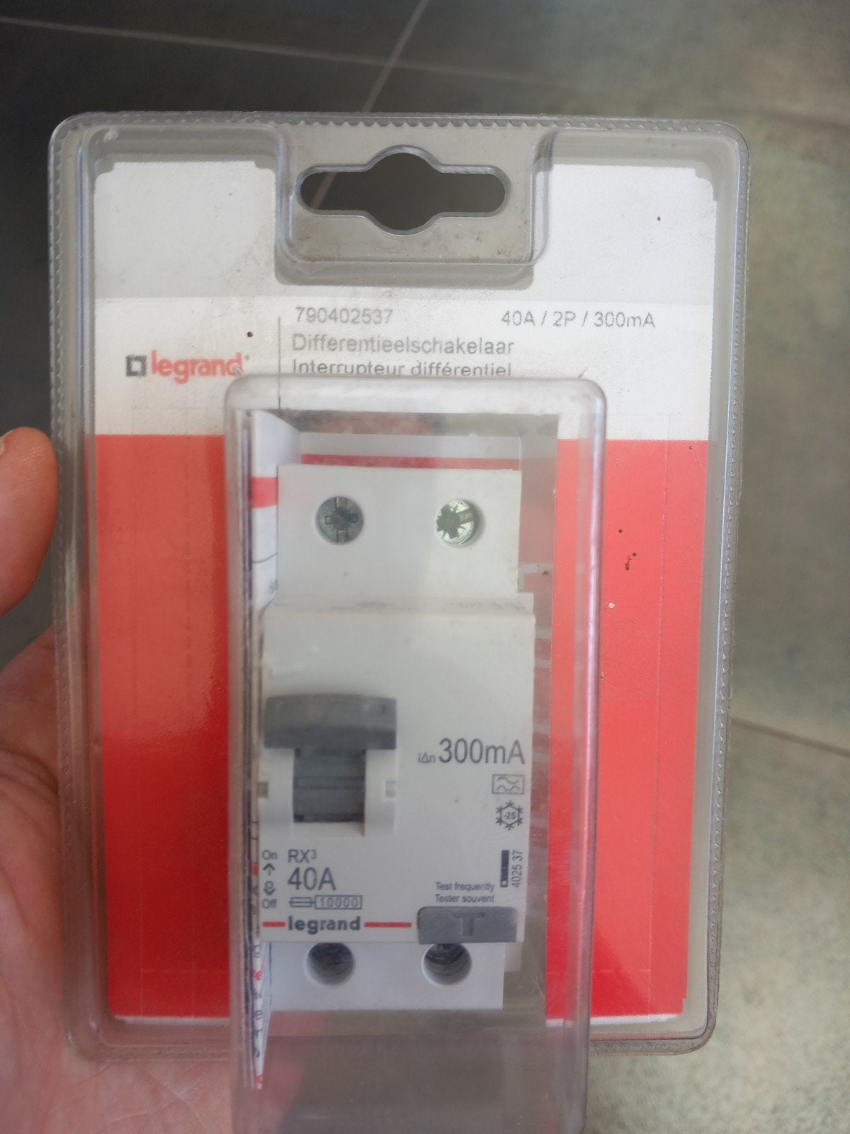 Disjoncteur différentiel 40A/2P/300mA neuf, Bricolage & Construction, Enlèvement ou Envoi