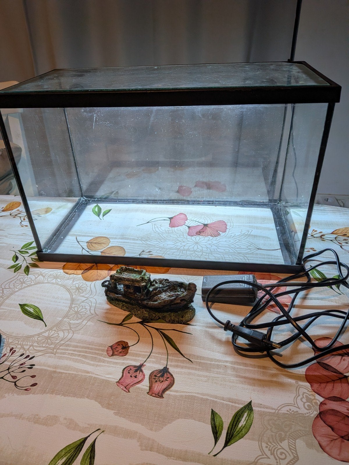 Aquarium met verwarming en verlichting, Dieren en Toebehoren, Ophalen, Inclusief deksel, Zo goed als nieuw