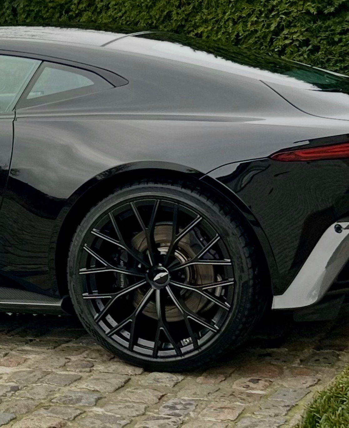Velgen aston Martin vantage V8 en V12, Ophalen, Velg(en)
