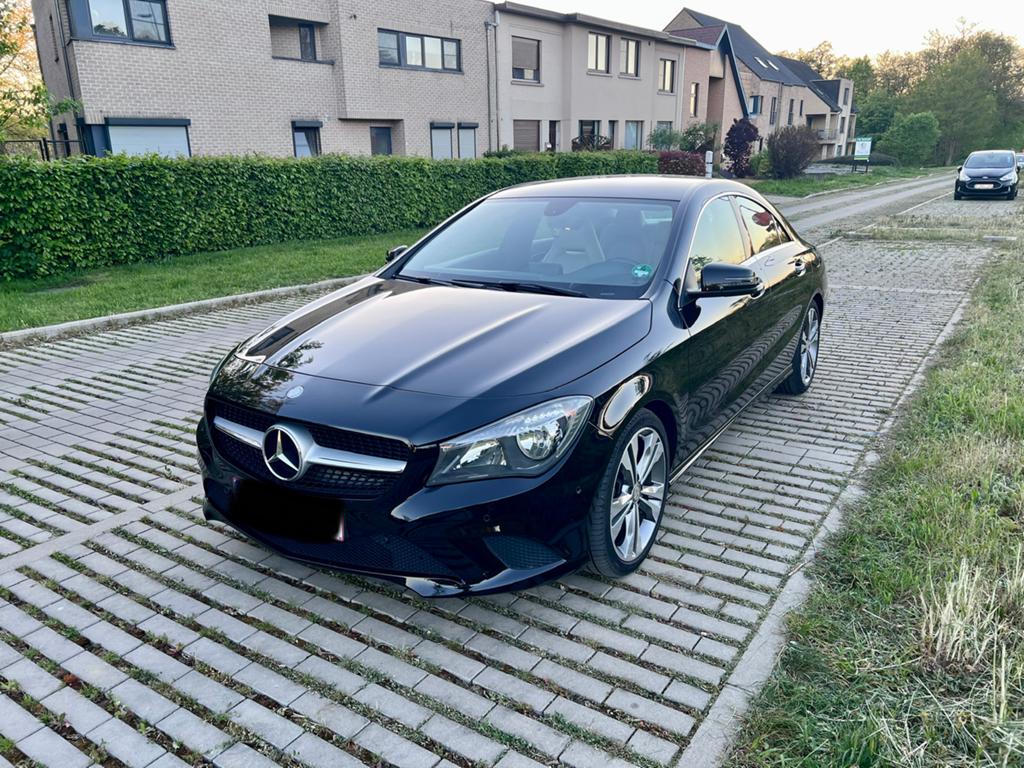 Mercedes-Benz CLA200 CDI 4-MATIC 2016, Auto's, Mercedes-Benz, CLA, 4 cilinders, Zwart, Leder