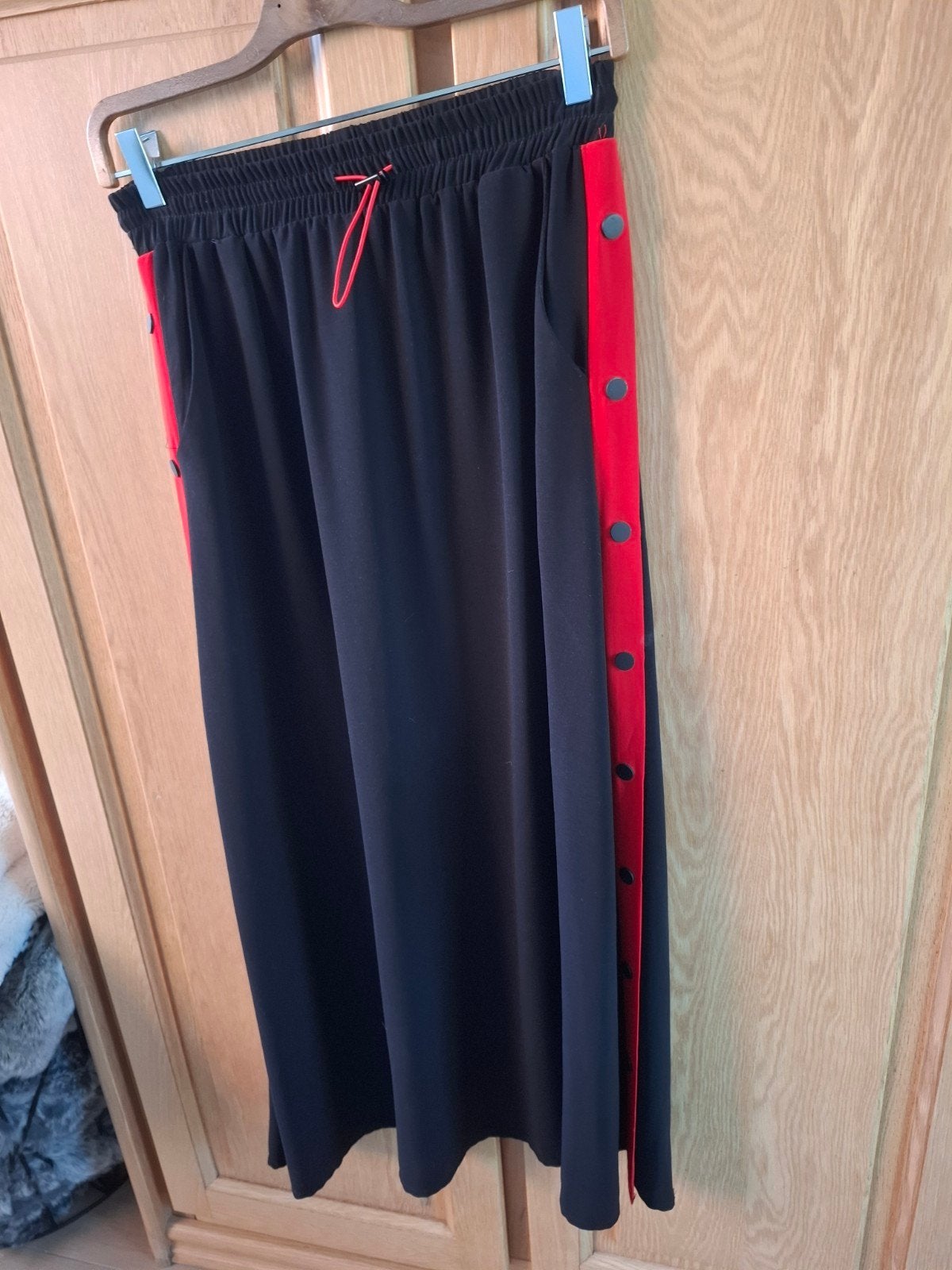 longue jupe noir rouge Elli White S, Enlèvement ou Envoi, Taille 36 (S), Elli white, Comme neuf