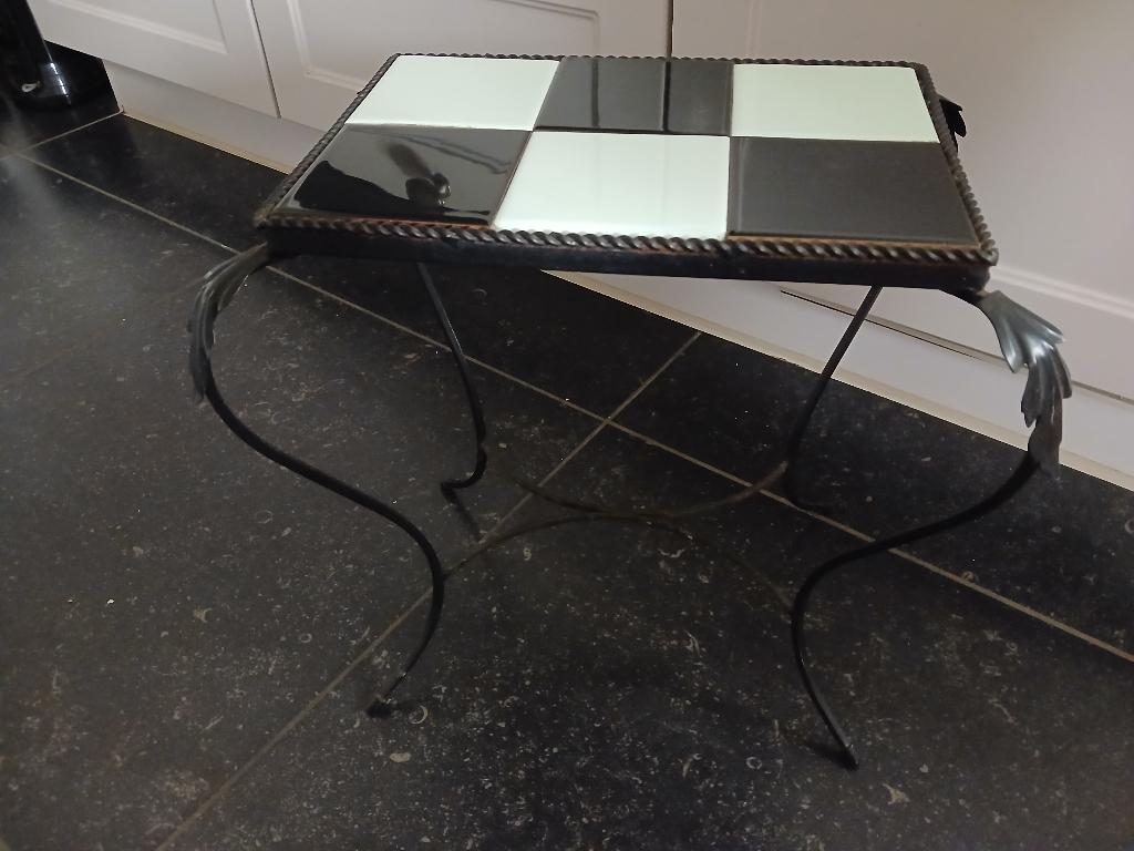 Vintage bijzettafel tegeltafel plantentafel dambord, Ophalen, Overige materialen
