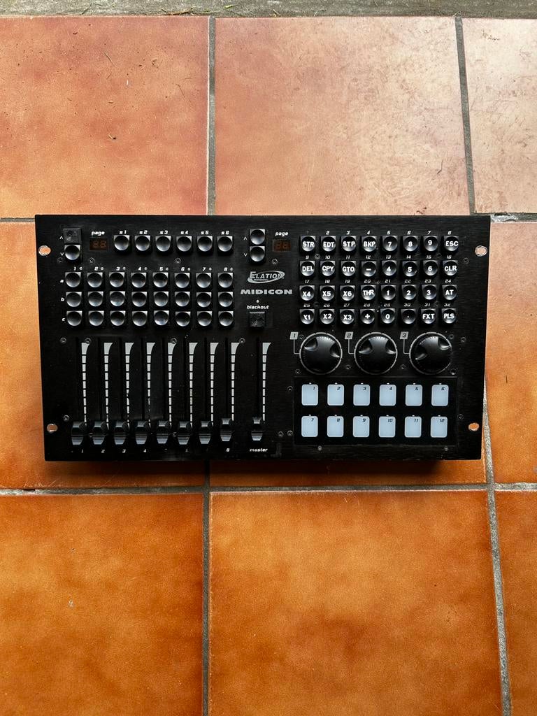 ELATION MIDICON Contrôleur midi, Enlèvement, Utilisé, Lumières