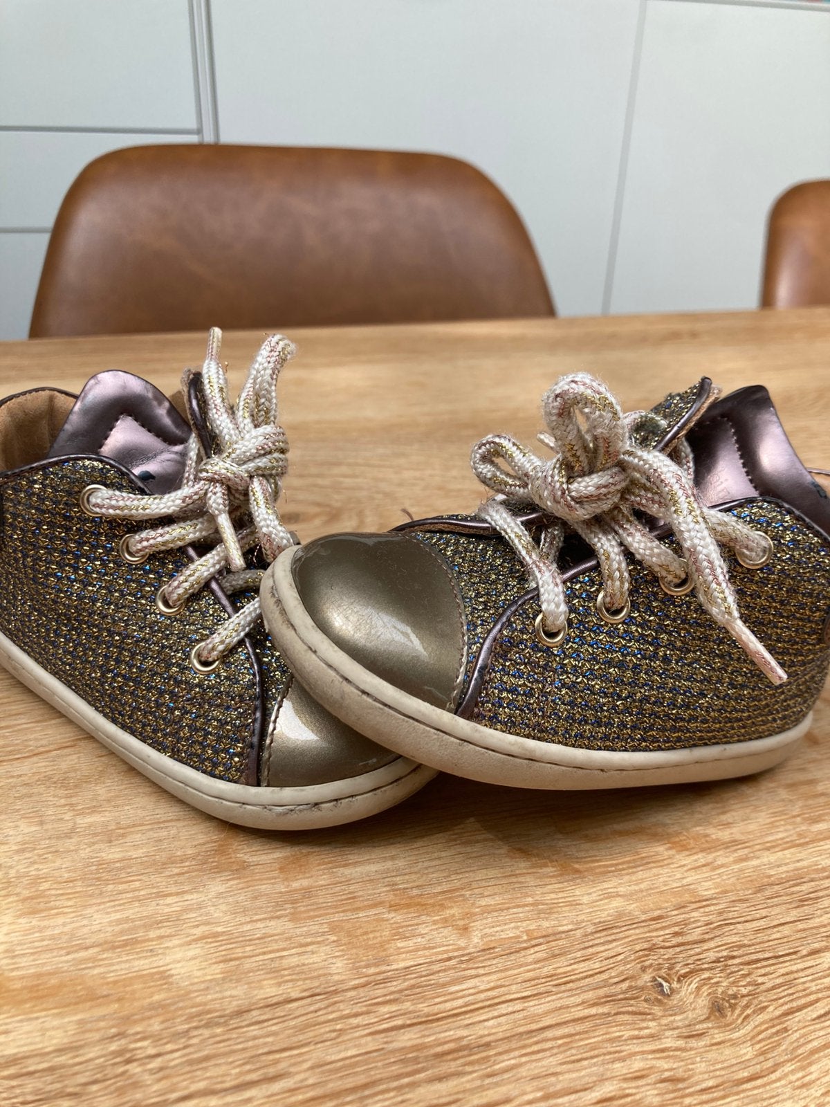 Eerste stapschoentjes, Ophalen, Schoenen