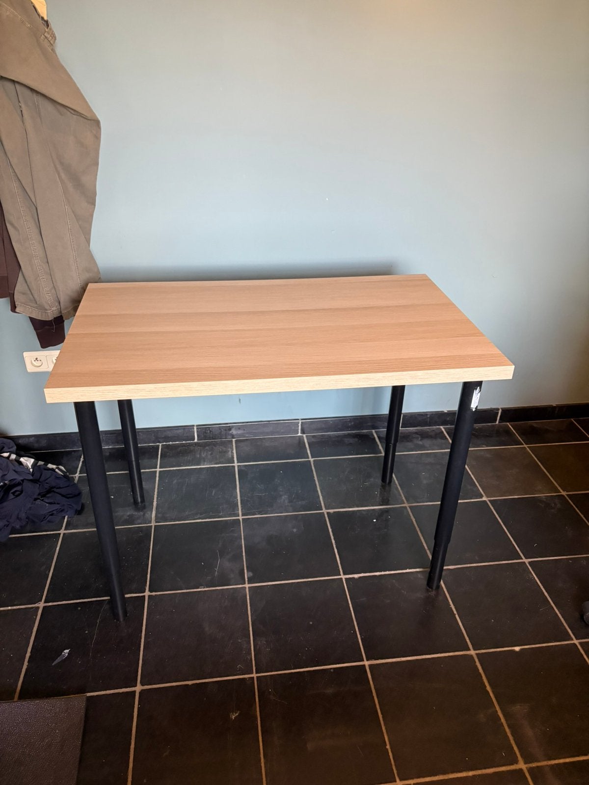 Bureau tafel in hoogte verstelbaar, Ophalen, In hoogte verstelbaar, Zo goed als nieuw