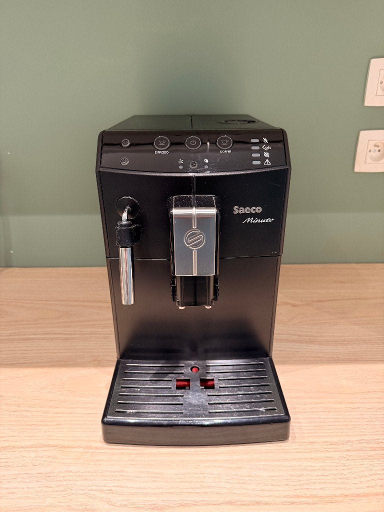 Saeco Minuto Volautomatische koffie/espressomachine, Elektronische apparatuur, Ophalen, Gebruikt, Espresso apparaat, Koffiebonen