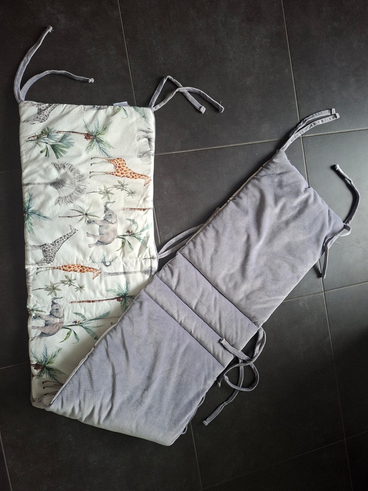 Bedbumper in jungle thema, Enlèvement
