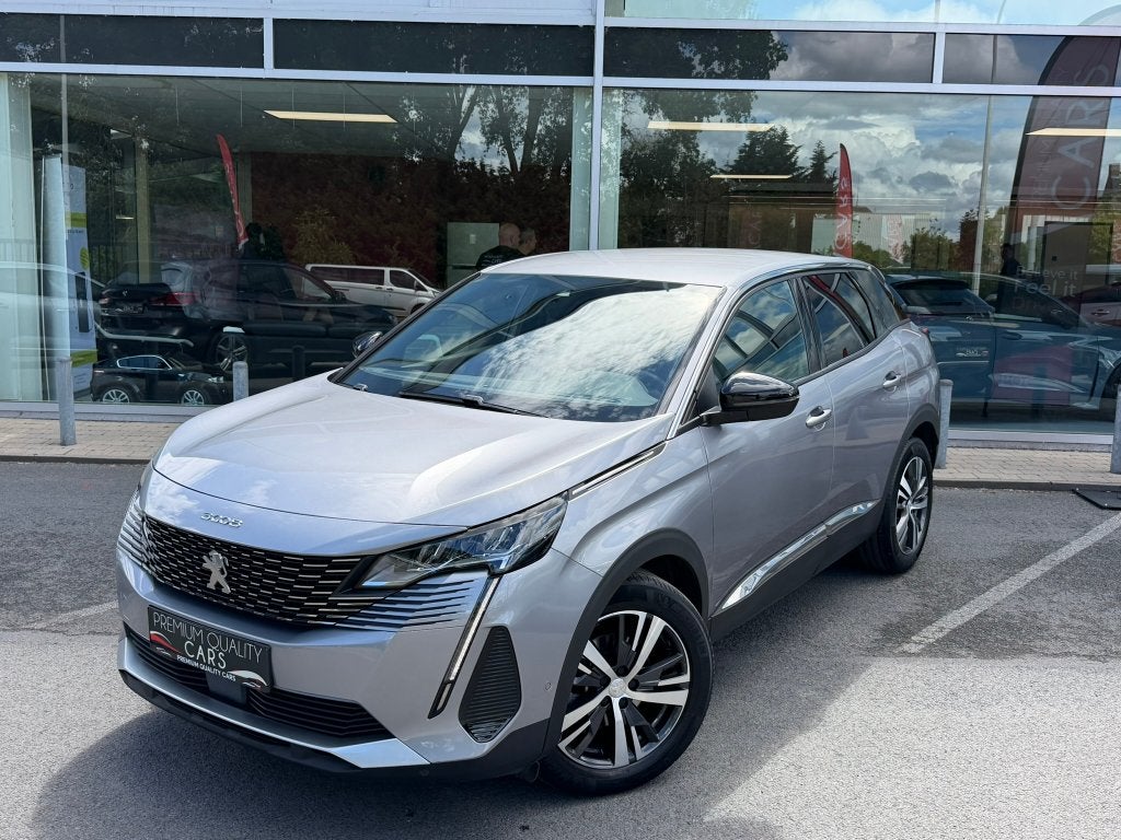 CARPLAY / SFEERVERLICHTING / CAMERA / KEYLESS, 1199 cc, Leder en Stof, 5 deurs, SUV of Terreinwagen
