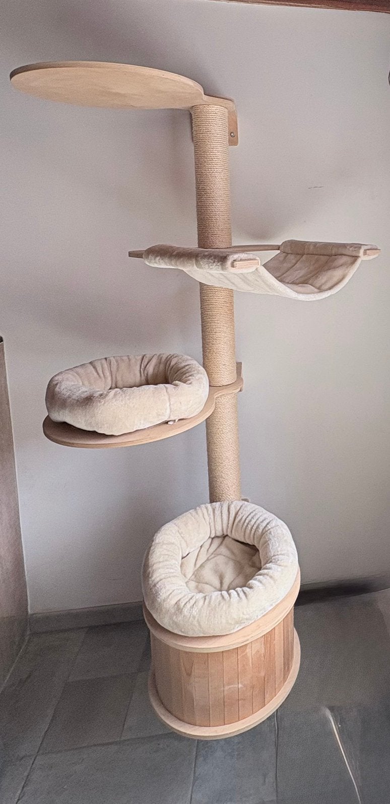 Wand krabpaal NIEUW, Dieren en Toebehoren, Ophalen, Zo goed als nieuw, Krabpaal