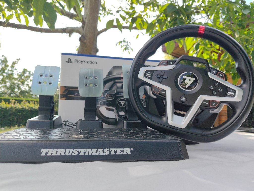 Thrustmaster T248 Racestuur voor PS5/4 en PC + T3PM Pedalen, Games en Spelcomputers, Ophalen, Zo goed als nieuw, Stuur of Pedalen
