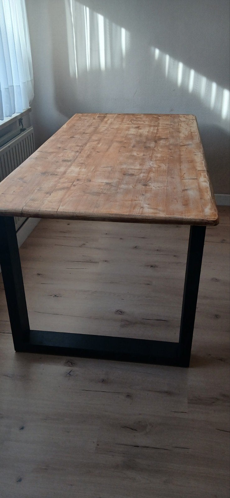 Table à manger en bois massif avec pieds en métal, Maison & Meubles, Enlèvement