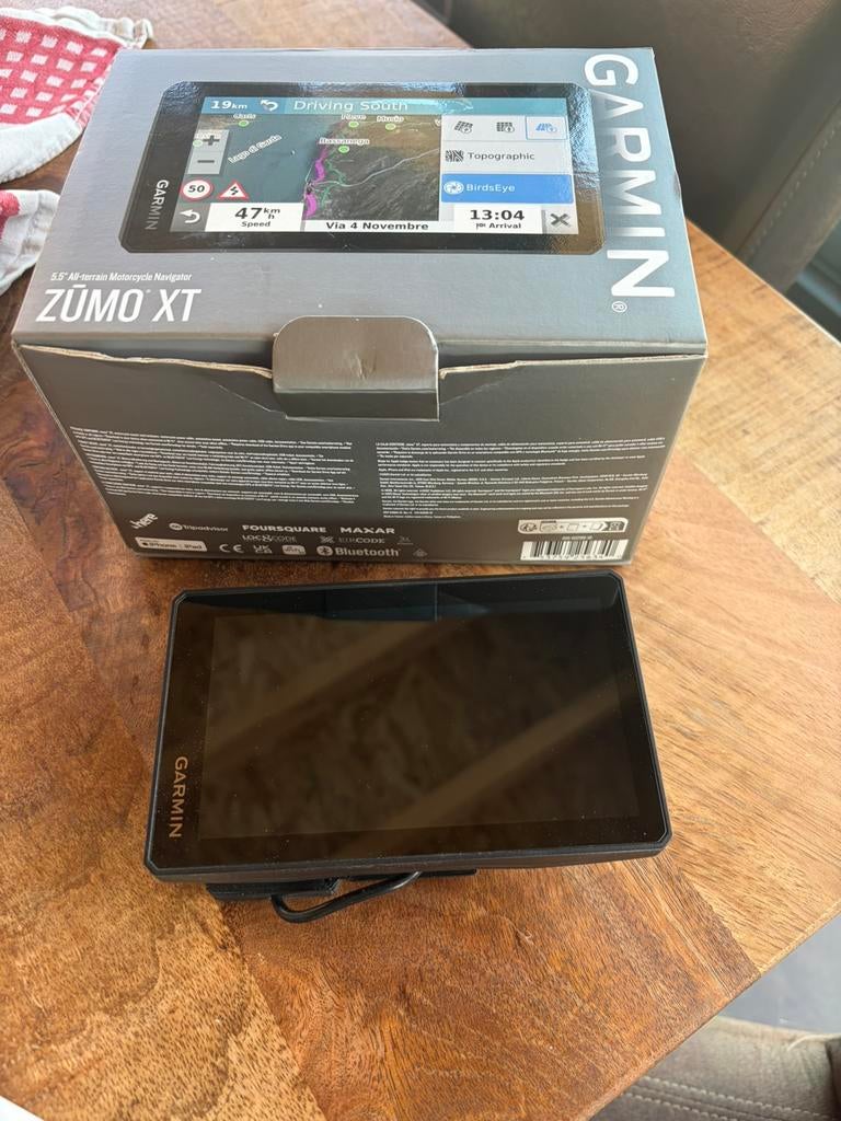 Garmin zumo xt met adapter bmw craddle, Motoren, Ophalen, Zo goed als nieuw