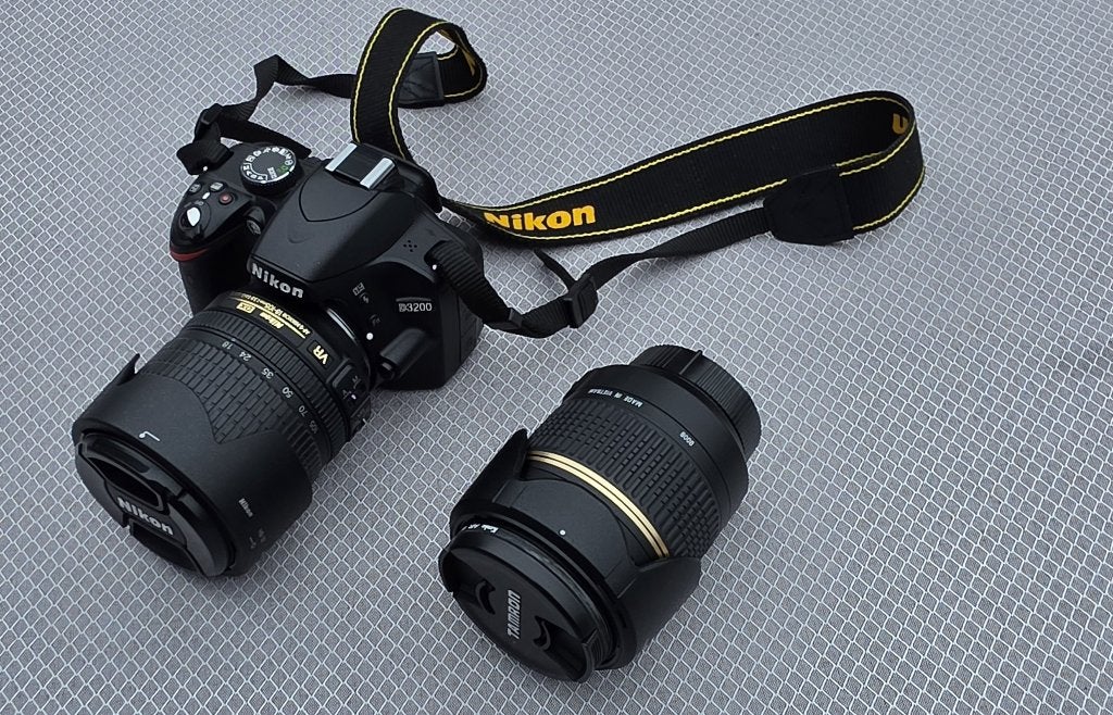 Reflex NIKON 3200 + Accessoires - ETAT NEUF-, TV, Hi-fi & Vidéo, Appareils photo numériques, Enlèvement ou Envoi, Comme neuf, 8 fois ou plus