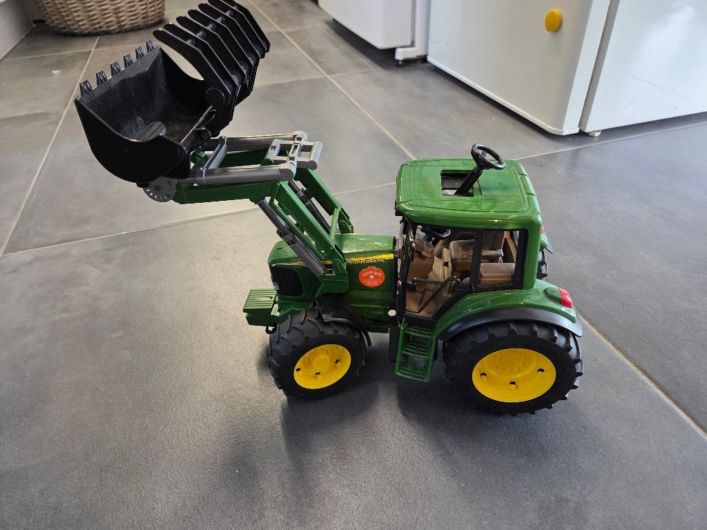 Bruder tractor, Ophalen, Zo goed als nieuw
