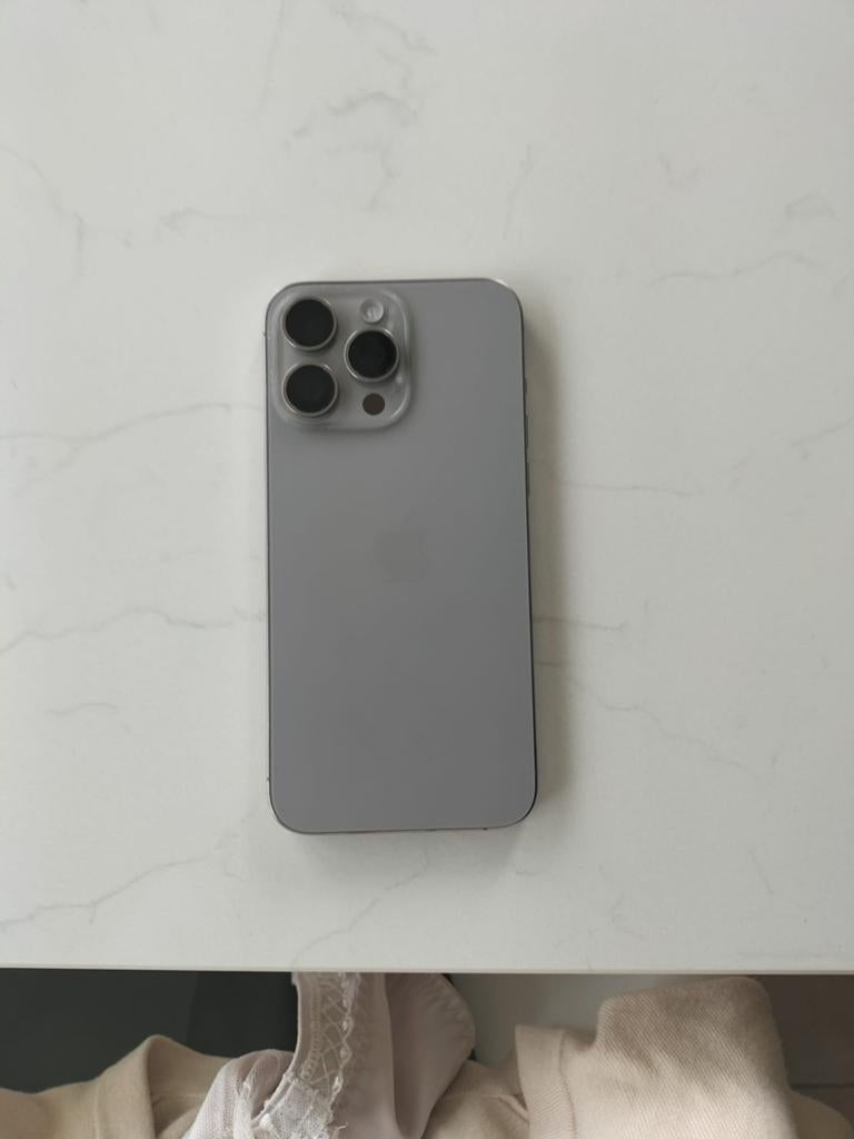 Iphone 15 pro max, Telecommunicatie, Mobiele telefoons | Hoesjes en Screenprotectors | Apple iPhone, Ophalen of Verzenden, Zo goed als nieuw