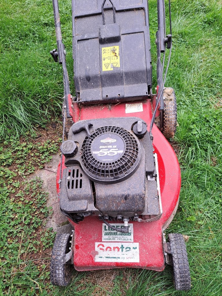 A vendre tondeuse a réparer ,moteur briggs & stratton, Ophalen, Cirkelmaaier, Gebruikt, 40 t/m 49 cm
