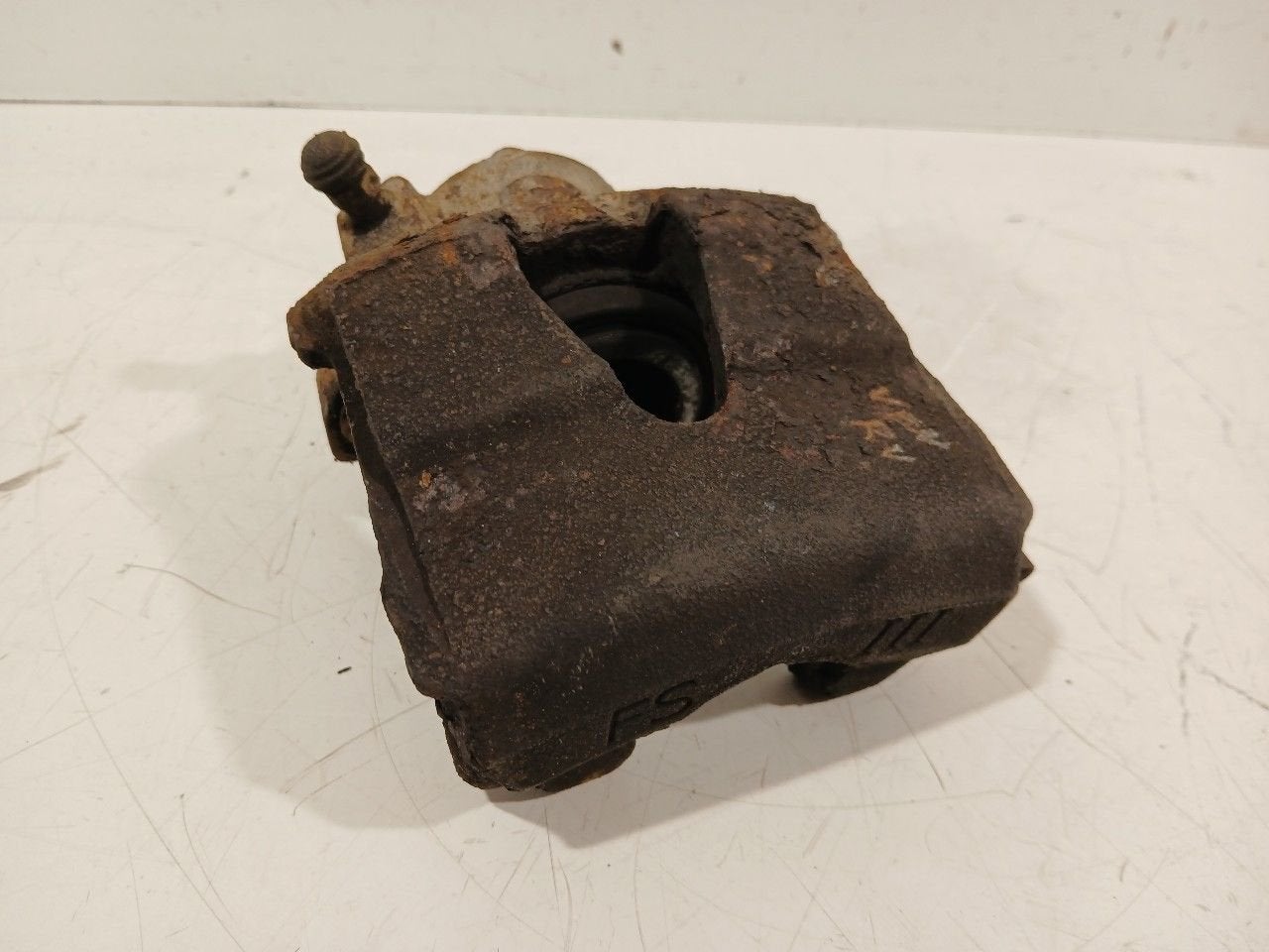 Remklauw rechts achter Volkswagen Golf, Onderdelen@venauto.nl, Van der Ven Autorecycling B.V., Ettenseweg 76, 4706 PB Roosendaal, The Netherlands