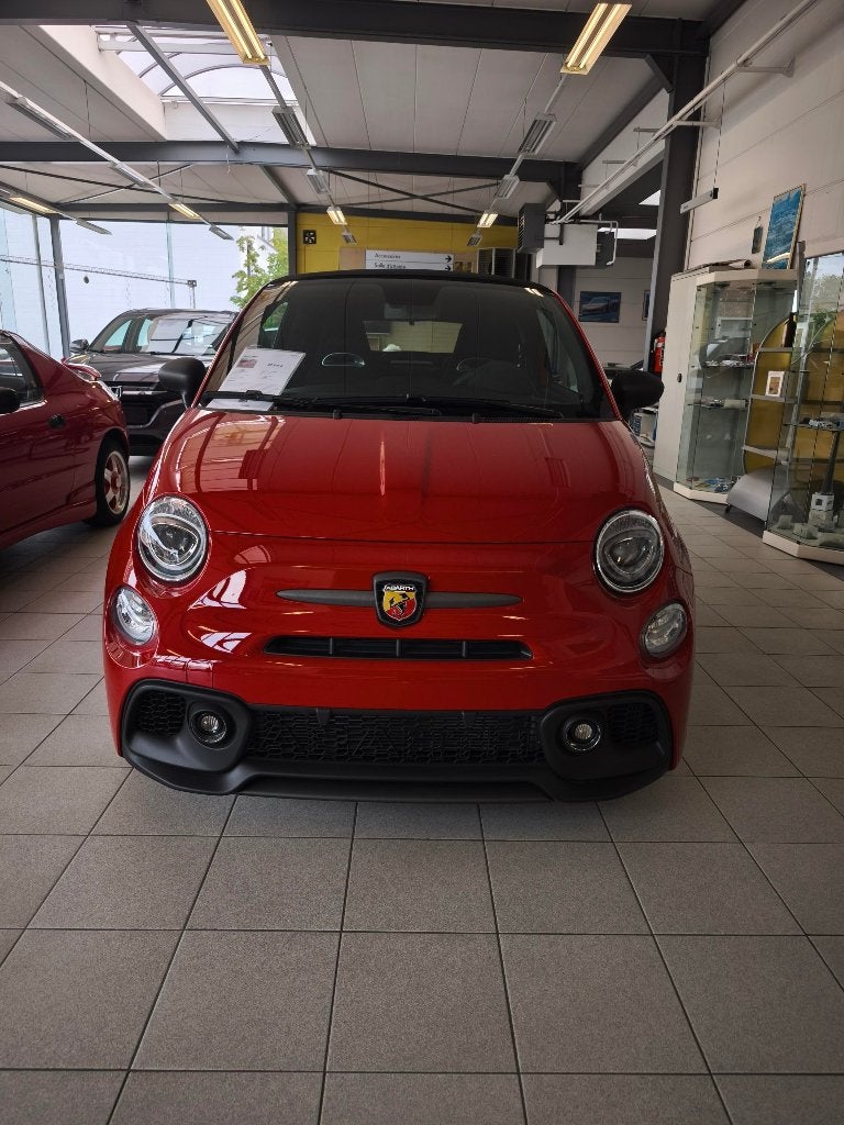 Fiat Abarth 595 C, 4 zetels, https://public.car-pass.be/vhr/0af67397-e36f-44b1-bd2f-376aad809dd5, Bedrijf, Handgeschakeld