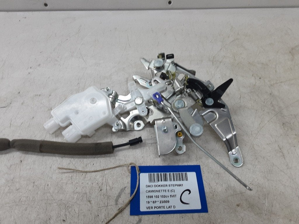 SERRURE DE PORTE RODS ARRIÈRE DROIT Dacia Dokker (0S), Dacia, Mevr. I. Hauben, Utilisé, Rue de l'Espoir 34 34
4030  GRIVEGNÉE, BE