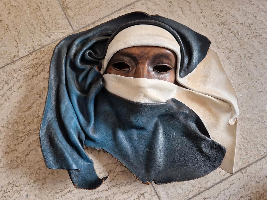 2 lederen maskers Pourbaix, Ophalen of Verzenden