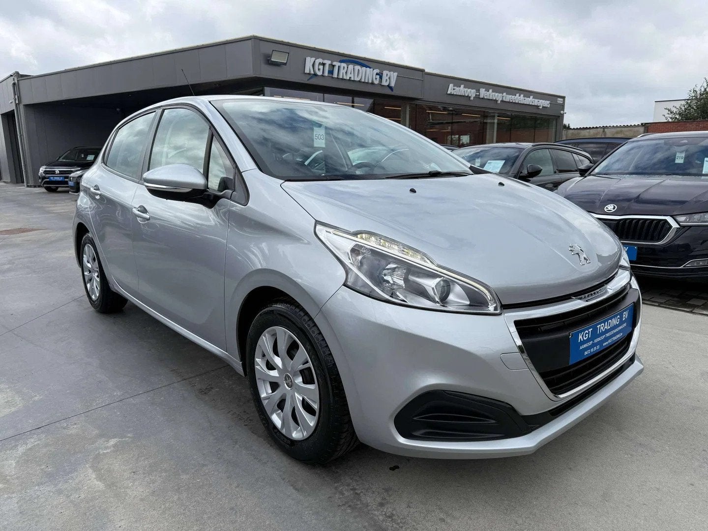 Peugeot 208 1.2i 82PK 5-DEURS BLUETOOTH AIRCO CRUISE CONTROL, Autos, Peugeot, Argent ou Gris, Euro 6, Entreprise, 82 ch
