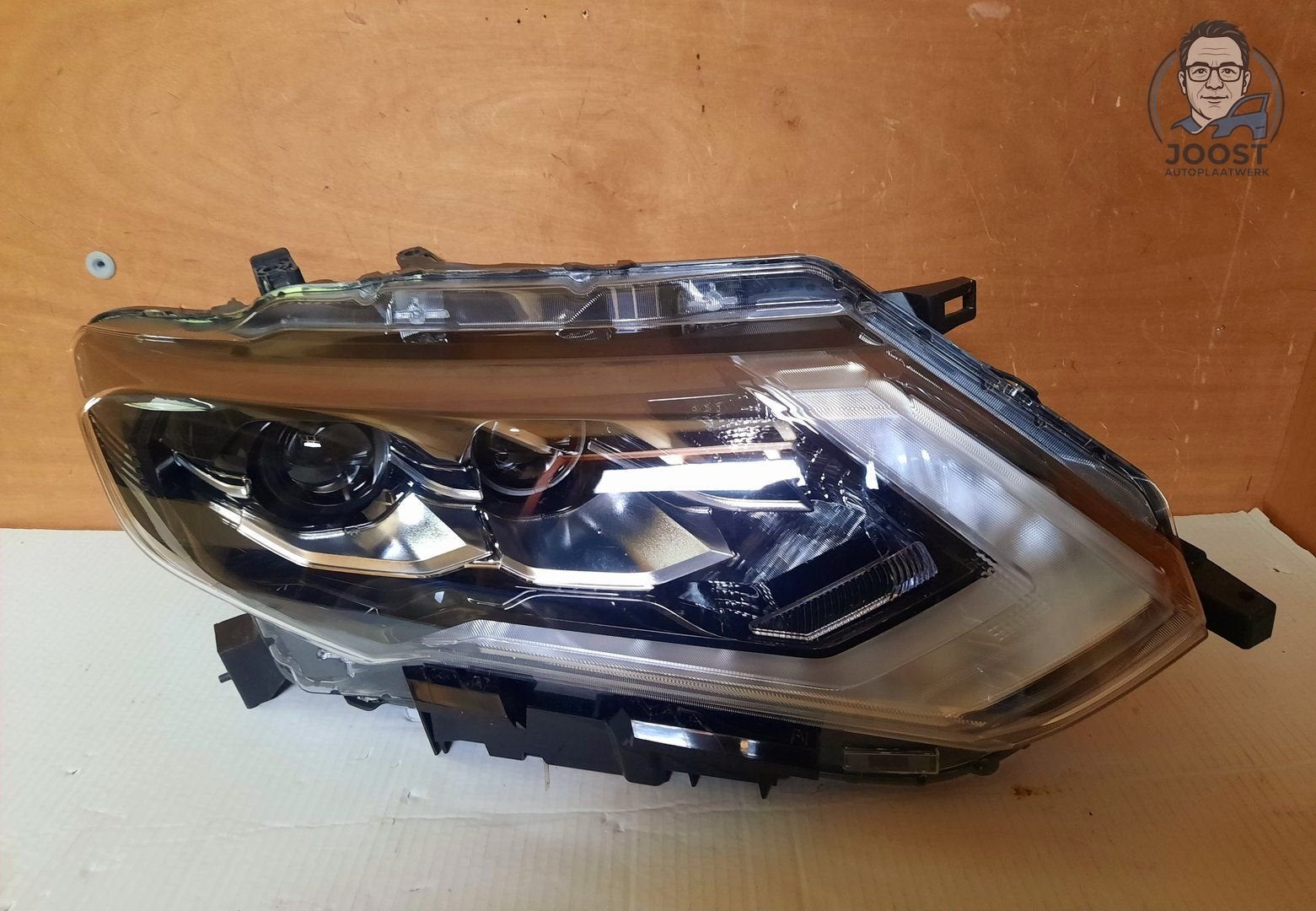 Koplamp nieuw orgin LED Nissan X-Trail T32 FL 26010-6FP8B, -1-1 Takashima 1-chrome, Nishi-ku, Yokohama, Kanagawa 220-8686, Japan