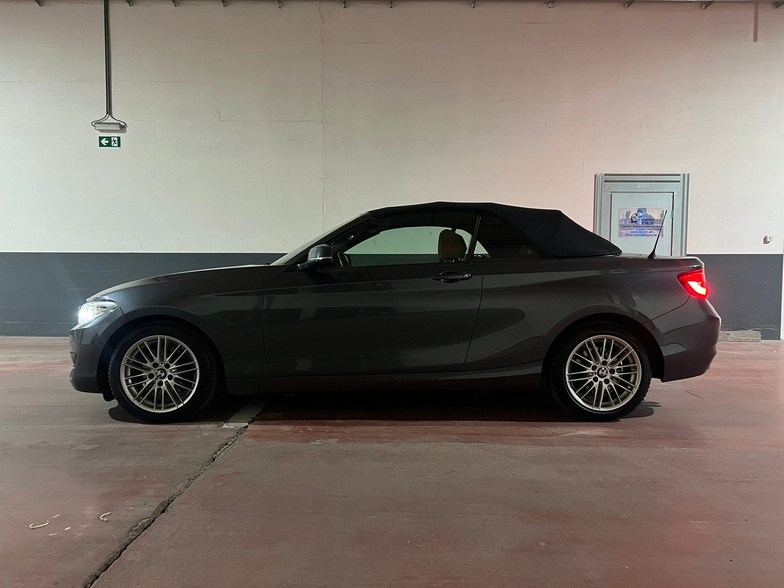 BMW 220i cabrio, Autos, Cuir, Argent ou Gris, Cabriolet, Entretenue par le concessionnaire