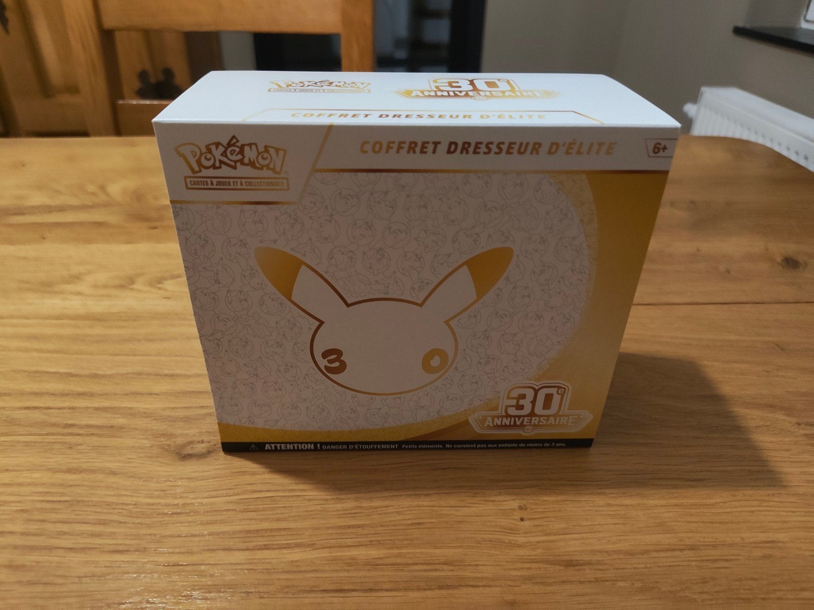 pack pokémon 30 ans  neuve boite vide, Enlèvement ou Envoi, Neuf