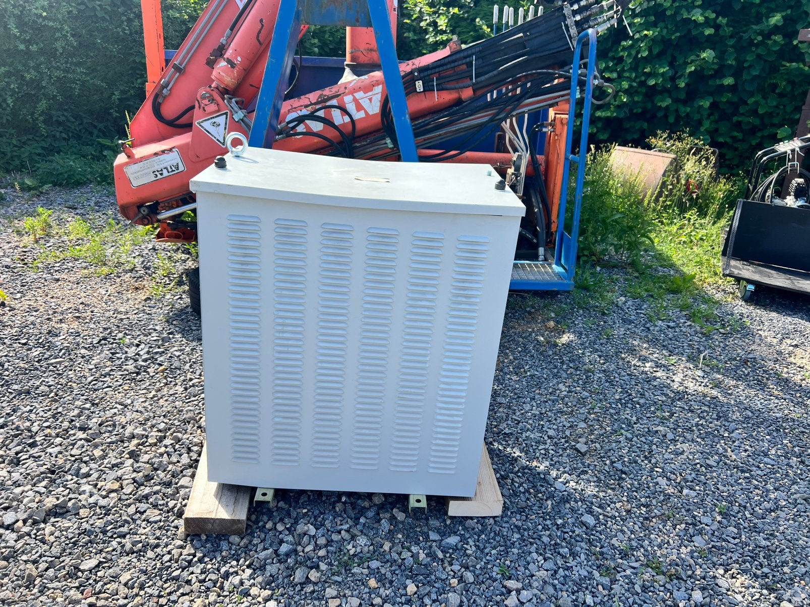 Gros transformateur 58.000va 220v=440v, Bricolage & Construction, Électricité & Câbles, Utilisé, Enlèvement