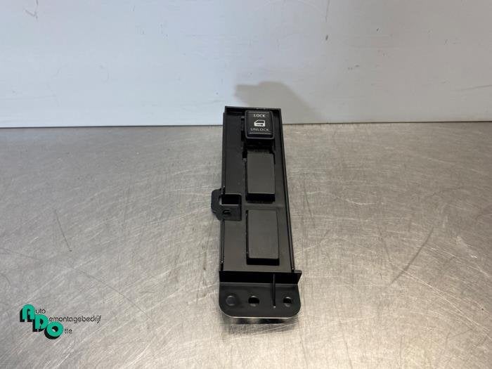 Commutateur verrouillage central des portes d'un Nissan Note, -, 3 mois de garantie, Utilisé, -