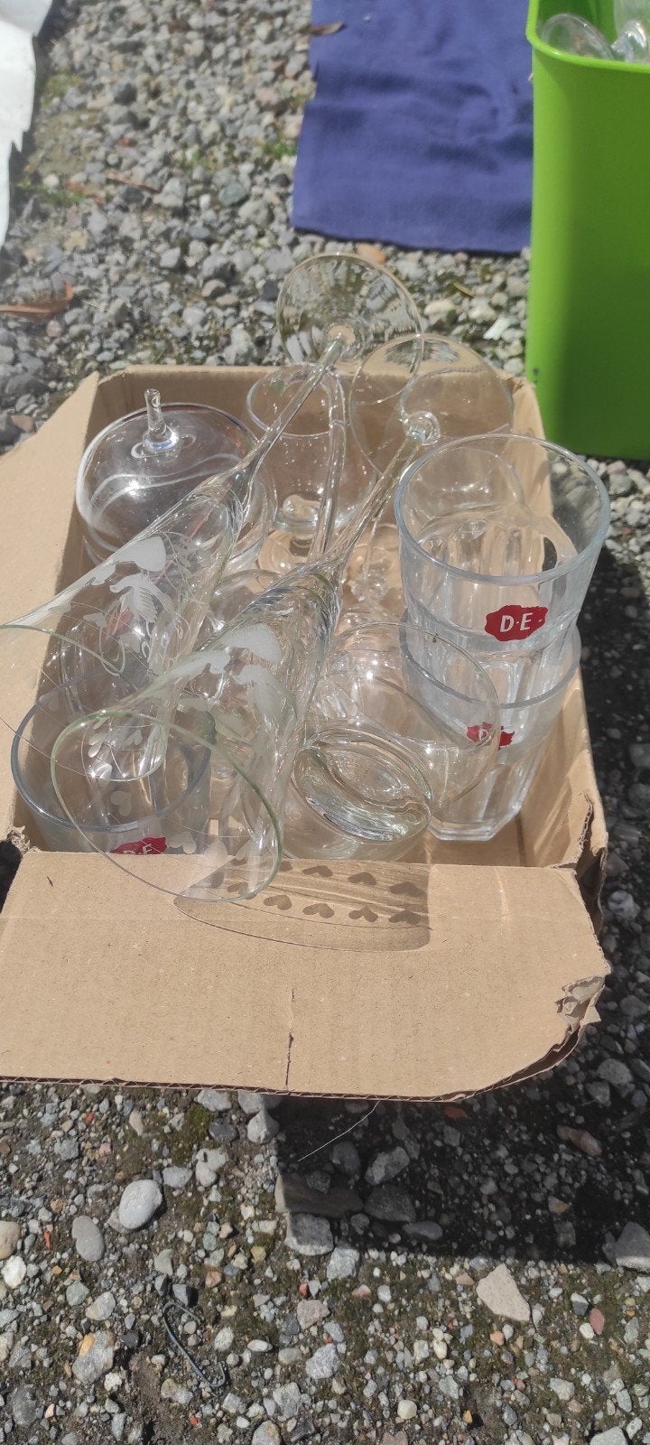 GRATIS paar bierglazen + beetje allerlei, Ophalen