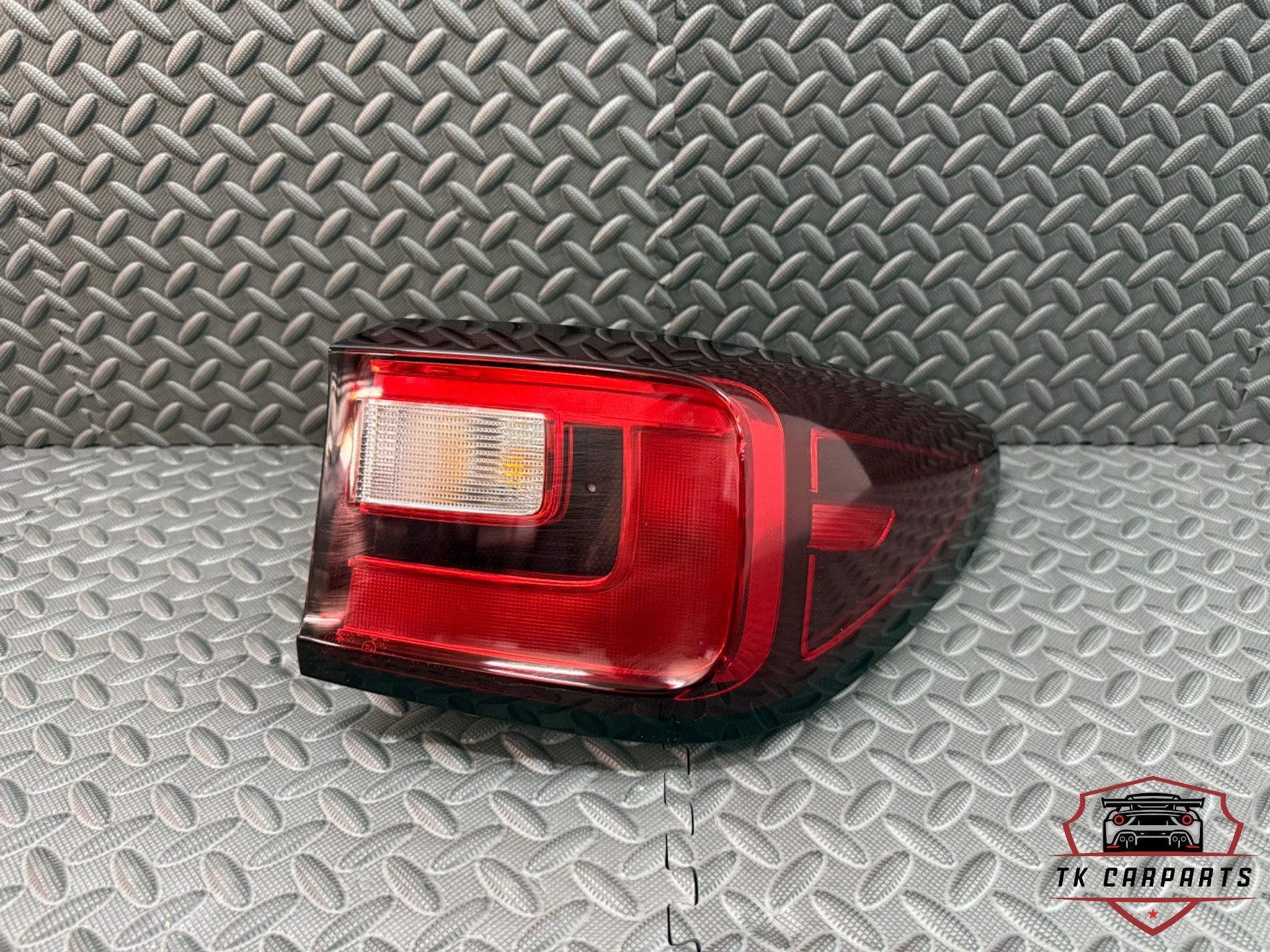 Feu arri re droit MG ZS 41053-010s40, Utilisé, SAIC Motor UK Technical Centre Limited, MG, Customercare@mg.co.uk