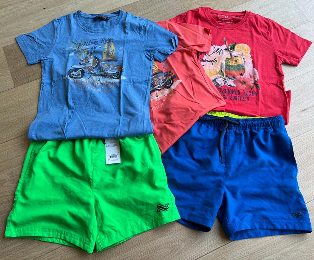 3 t shirts 12 jaar en 2 zwemshorts 11 jaar (8€/stuk), Ophalen of Verzenden, Zo goed als nieuw, Maat 146