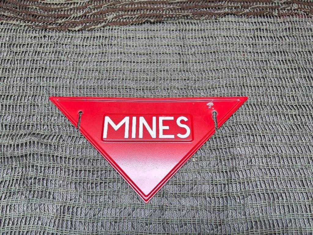 Panneau d'avertissement "MINES"  utilisé par le SEDEE, Envoi, Armée de terre, Autres types