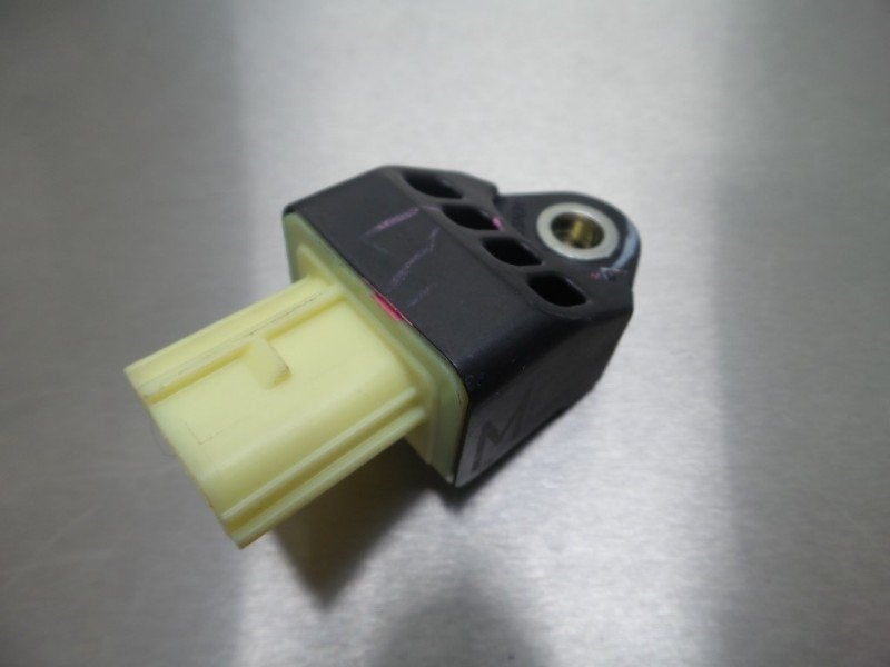 CAPTEUR AIRBAG Toyota Urban Cruiser (|8983133020|), Utilisé, Toyota