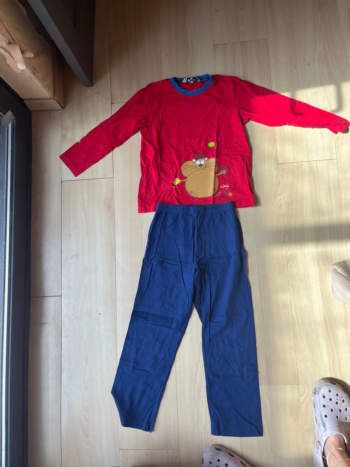 Mooie Woody pyjama 8A/128 intacte print, Kinderen en Baby's, Kinderkleding | Maat 128, Ophalen, Zo goed als nieuw