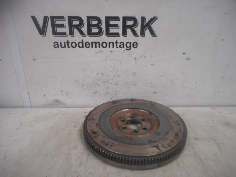 VLIEGWIEL Volkswagen Polo IV (9N1 / 2/3) (03d-105-271), Gebruikt, Volkswagen