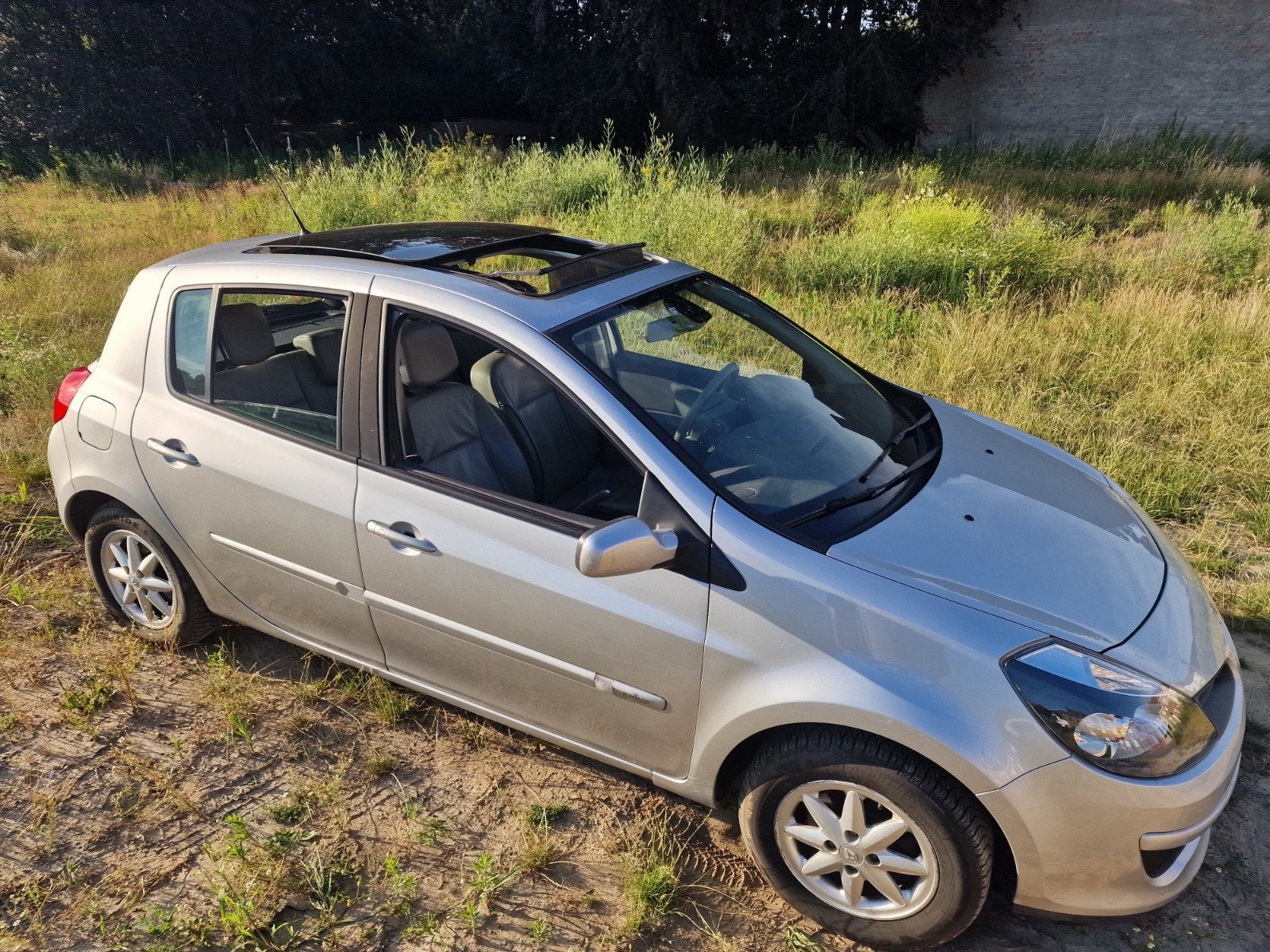 Renault clio INITIALE PARIS  Full options 2006 135.000km, Particulier, Achat