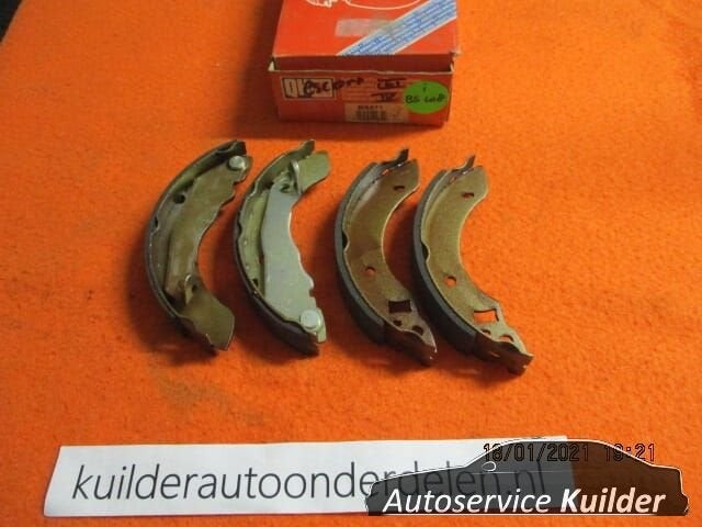 Remschoenset Ford Escort III en IV  AP Lockheed, Neuf, -, Ford, -