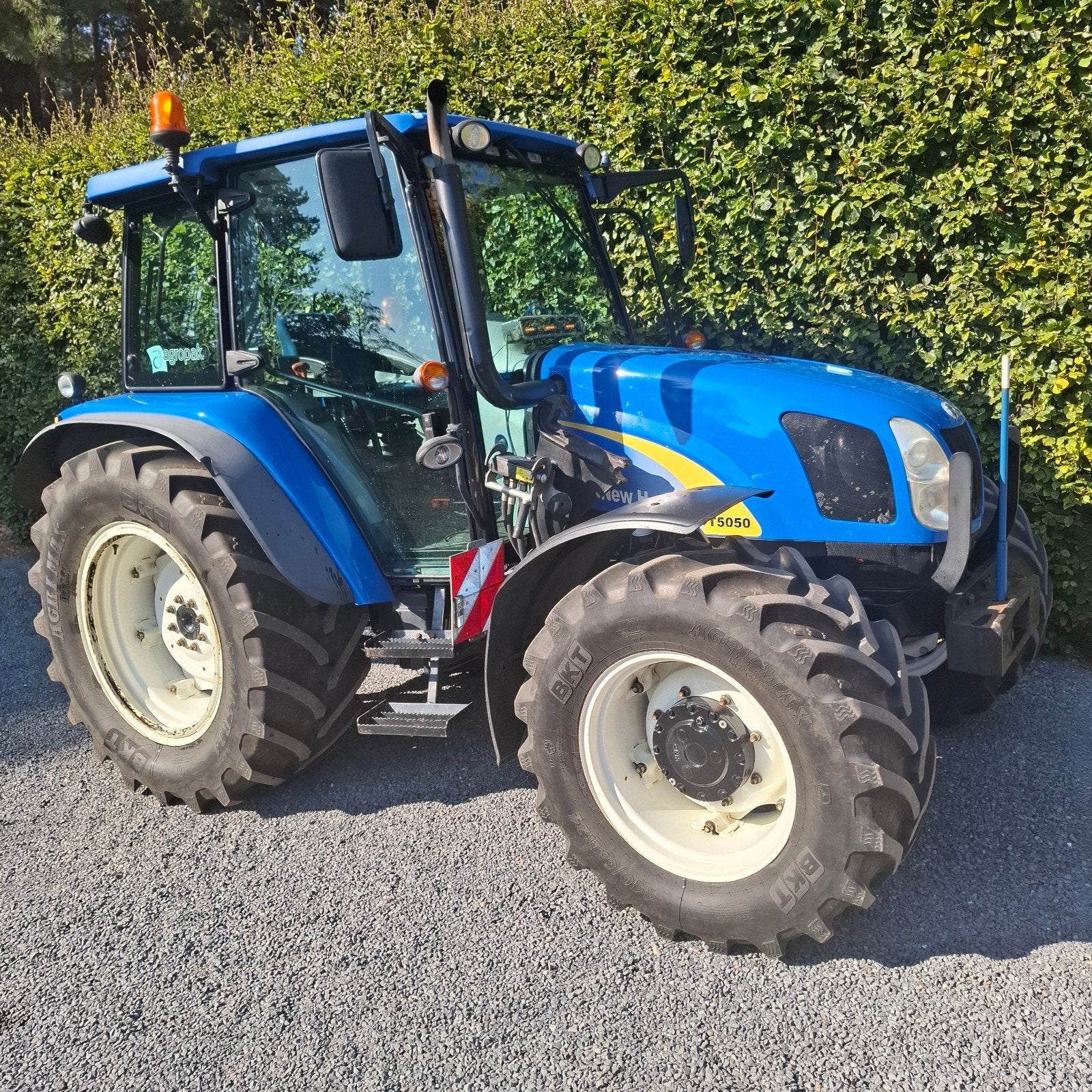 4 Tractorbanden BKT 540/65R34 en 440/65R24, Ophalen